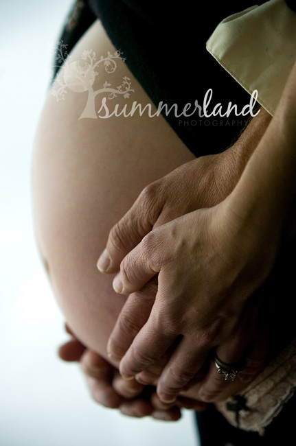 Mose Lake maternity photography Summerland Photography maternity portrait session