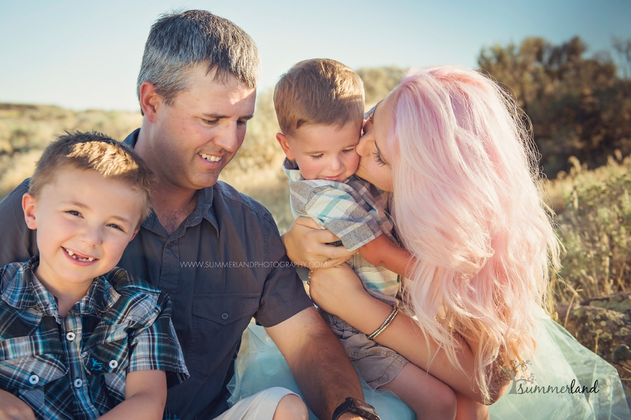 Family and children photographer in Kennewick, WA