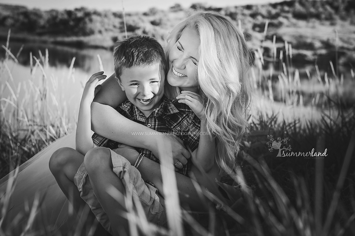 Black and white mother and children pictures in Moses Lake, WA