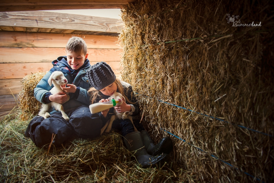 Lifestyle family portraits in Tri-Cities, WA